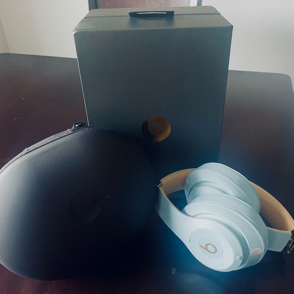 Beats Skyline Crystal Blue